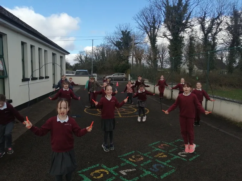 Pupils skipping on the school yard during Active School Week